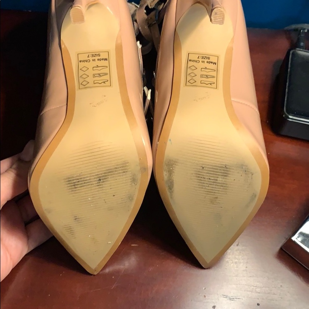 Heels - Picture 5 of 5